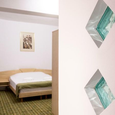 מלון בוקרשט Casa Gabriela מראה חיצוני תמונה