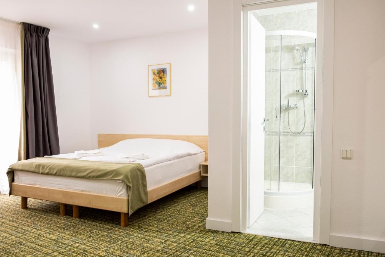 מלון בוקרשט Casa Gabriela מראה חיצוני תמונה