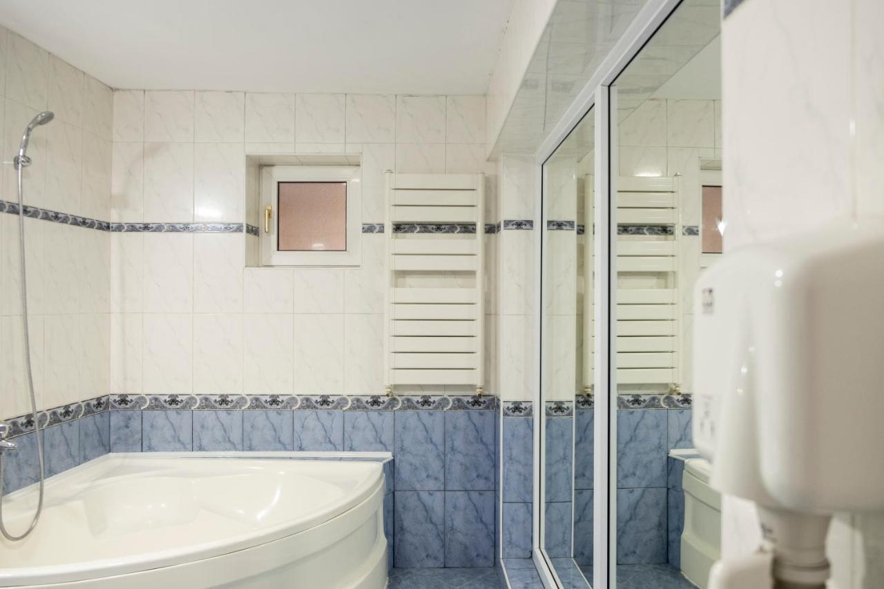 מלון בוקרשט Casa Gabriela מראה חיצוני תמונה