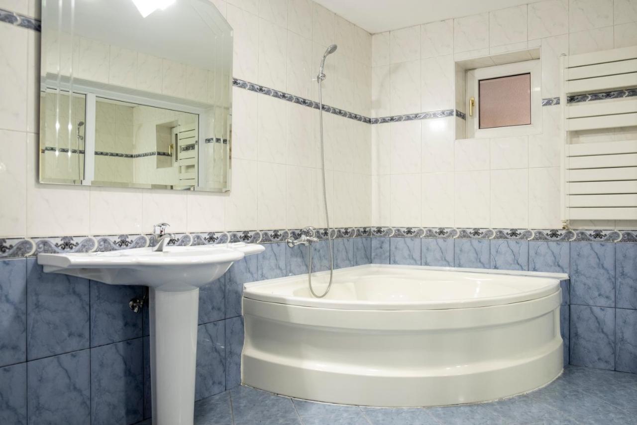 מלון בוקרשט Casa Gabriela מראה חיצוני תמונה