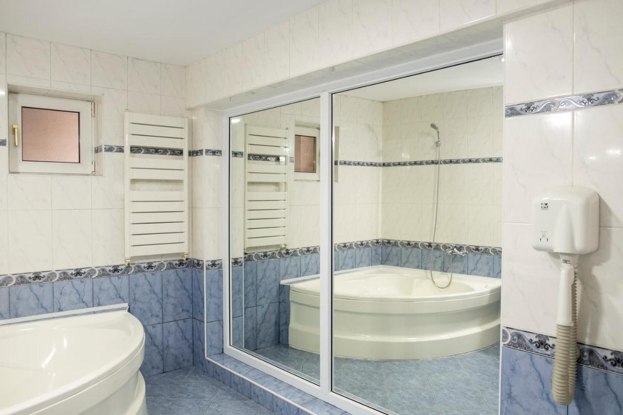 מלון בוקרשט Casa Gabriela מראה חיצוני תמונה
