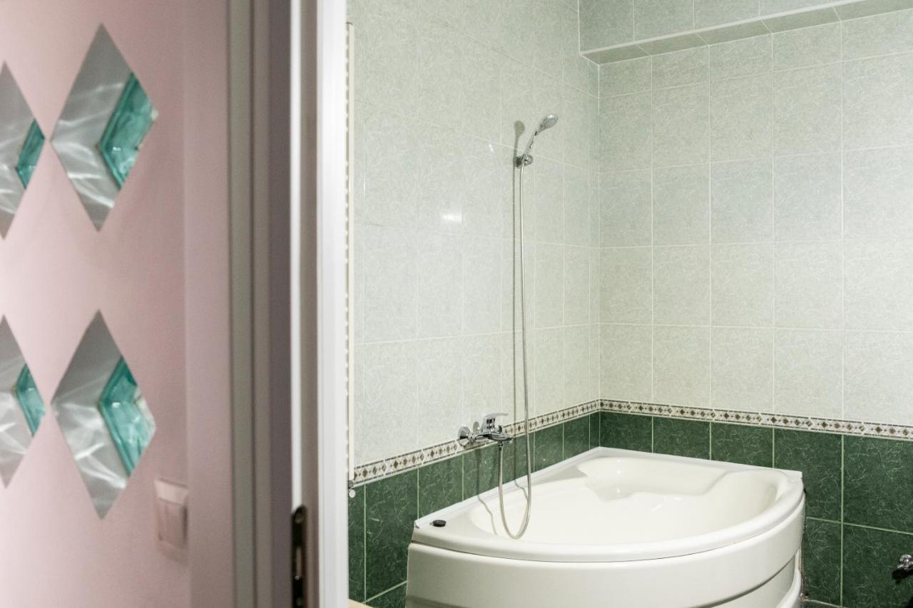 מלון בוקרשט Casa Gabriela מראה חיצוני תמונה
