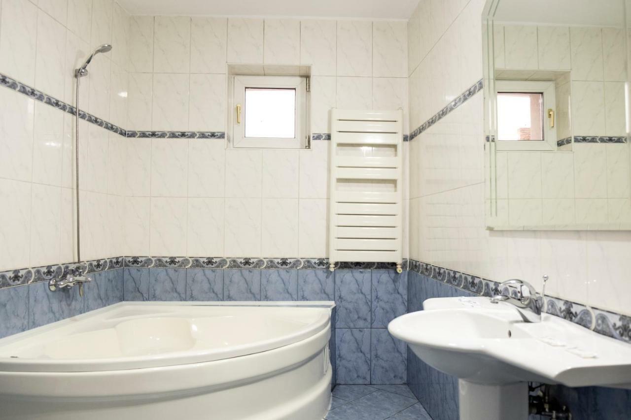 מלון בוקרשט Casa Gabriela מראה חיצוני תמונה
